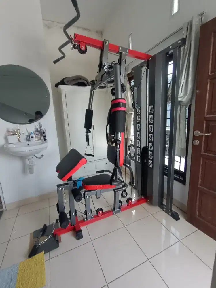 Home gym 1 sisi ada leg pres