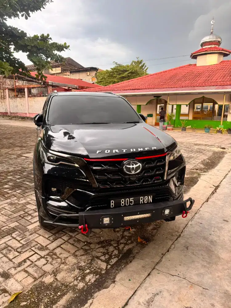 Dijual Cepat Fortuner VRZ TRD AUTOMATIC 2021