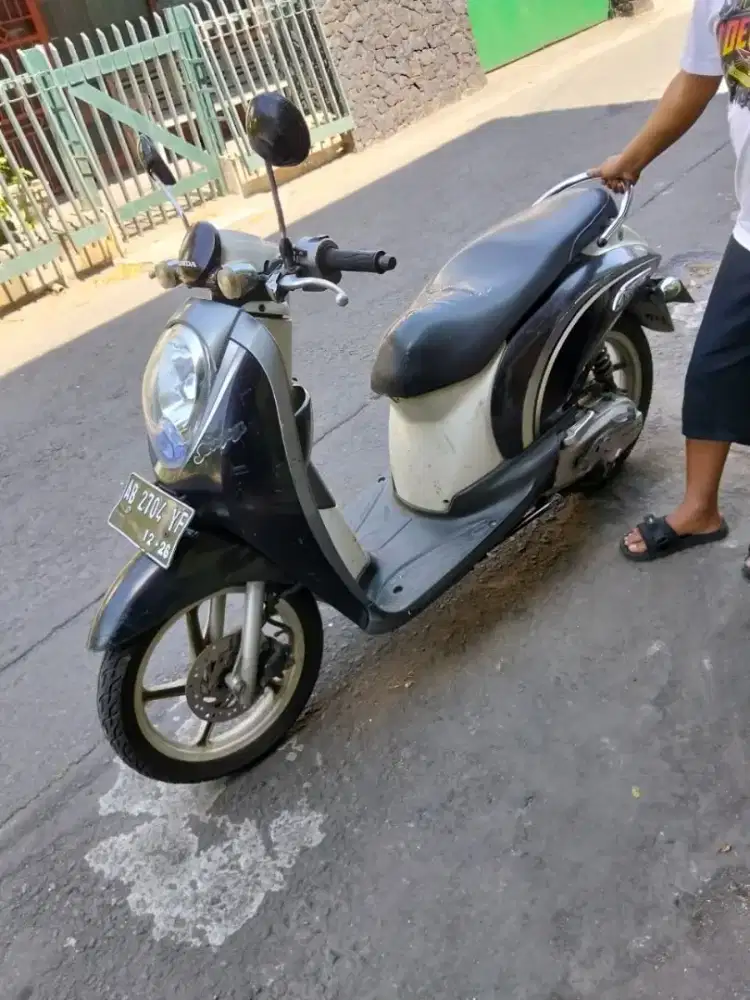 Scoopy THN 2011 plat AB sleman
