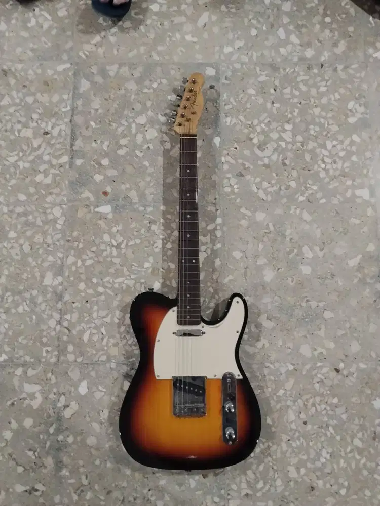 Gitar listrik Fender standar Telecaster