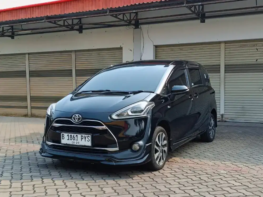 Toyota Sienta Q At tahun 2016
