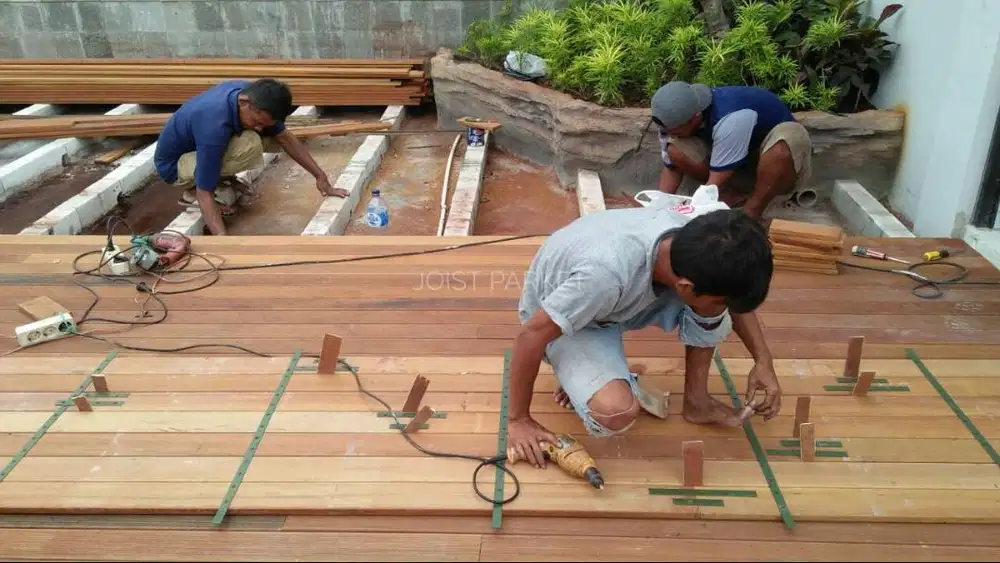 Decking Kayu Bangkirai Outdoor Solo Lantai Kolam Renang