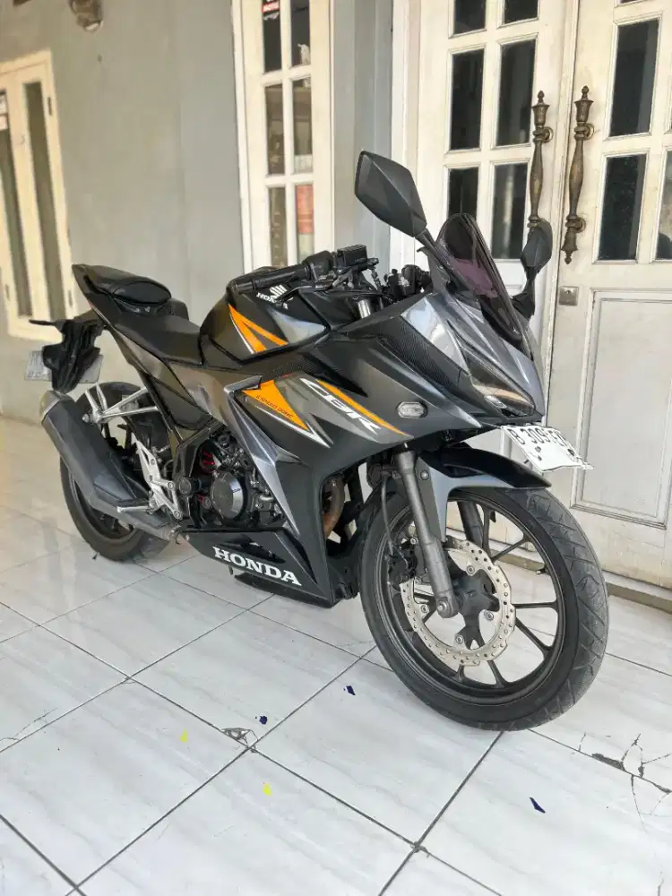 Motor Honda CBR 150