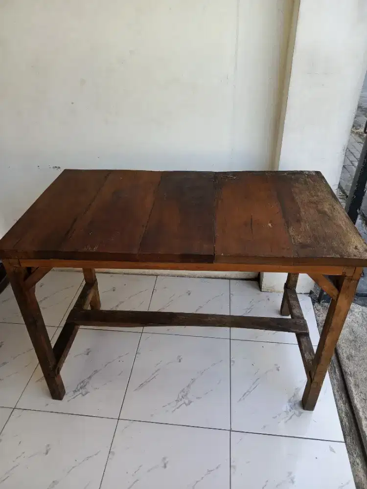 Di jual Meja kayu Jati kondisi masih kokoh