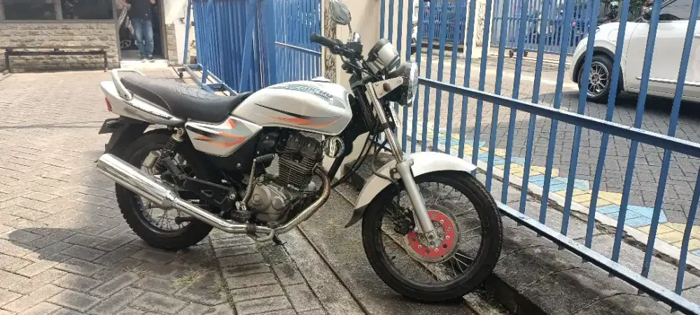 megapro 2001 engkel asli silver