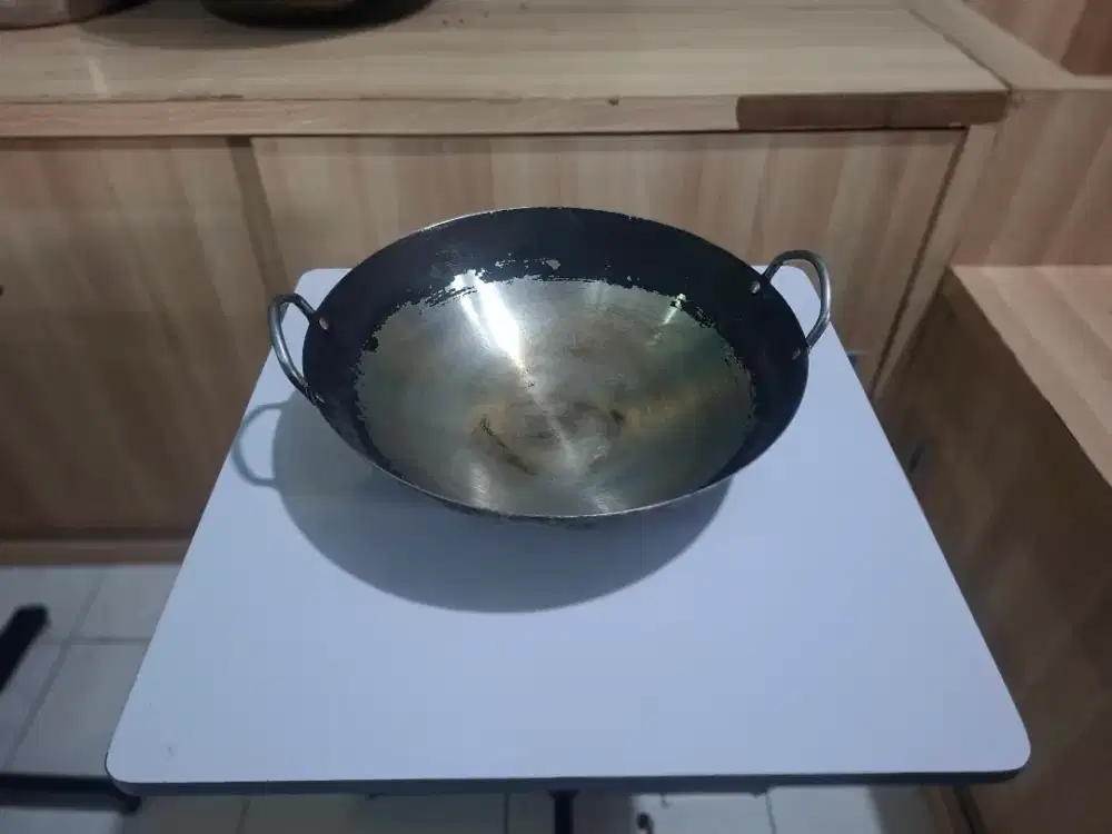 Wajan / Kuali Gagang Dua (Wok) Tanpa Merek Bekas