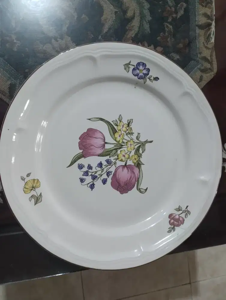Piring keramik made Japan