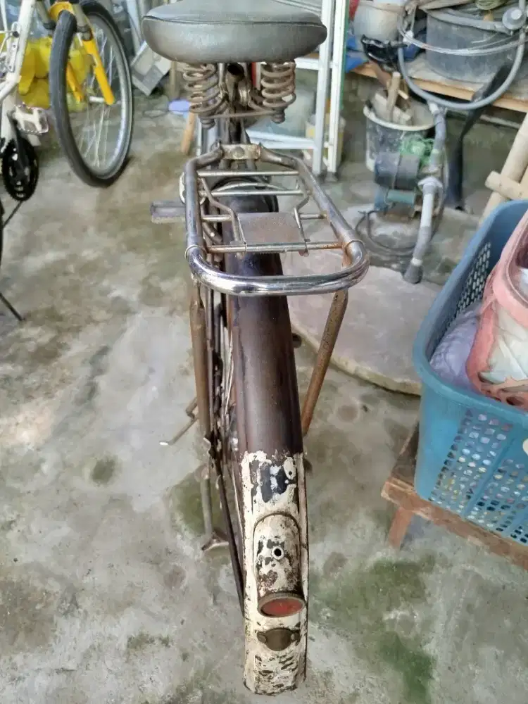 Sepeda gazelle antik