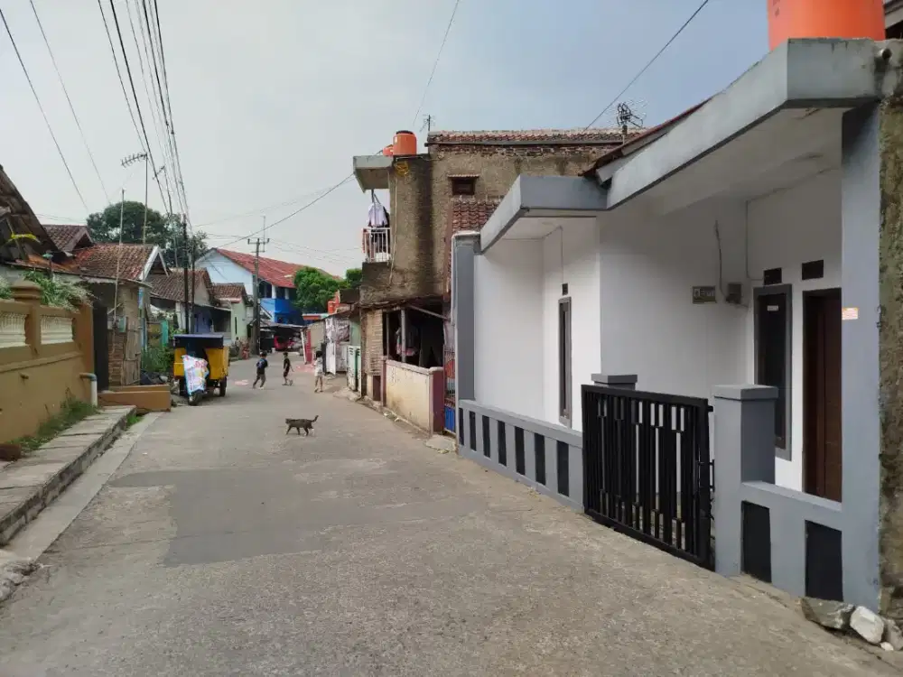 Di kontrakan Rumah