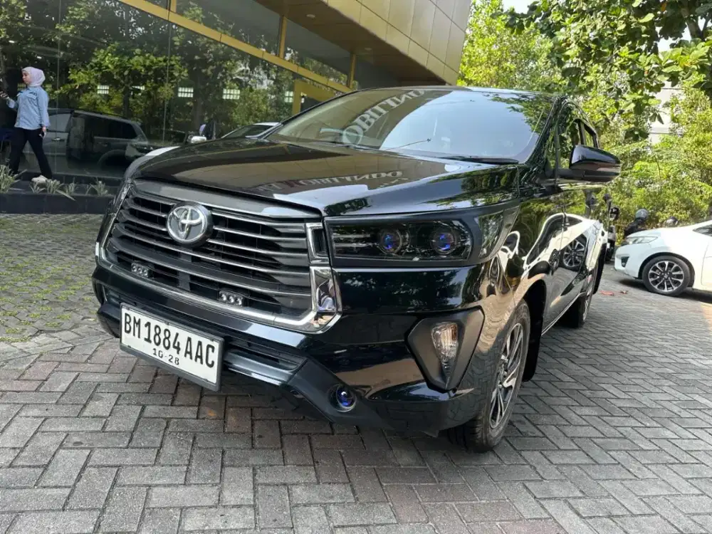 Toyota Innova G solar/ Diesel AT 2023 KM 17 Rb