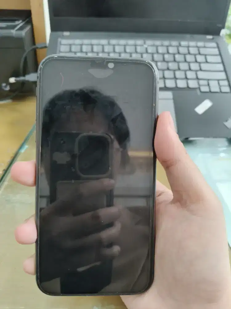 Iphone 11 (64GB) dijual cepat