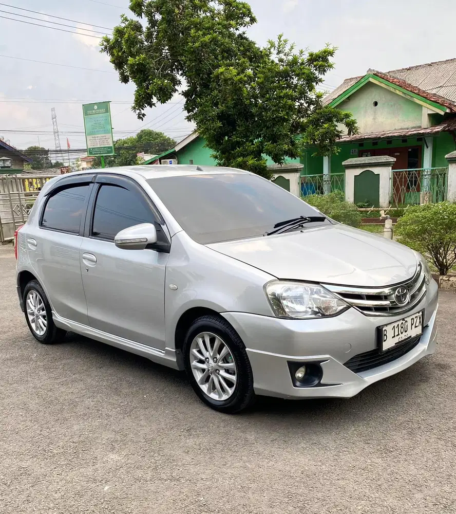 ‎Toyota Etios Valco G MT 2014