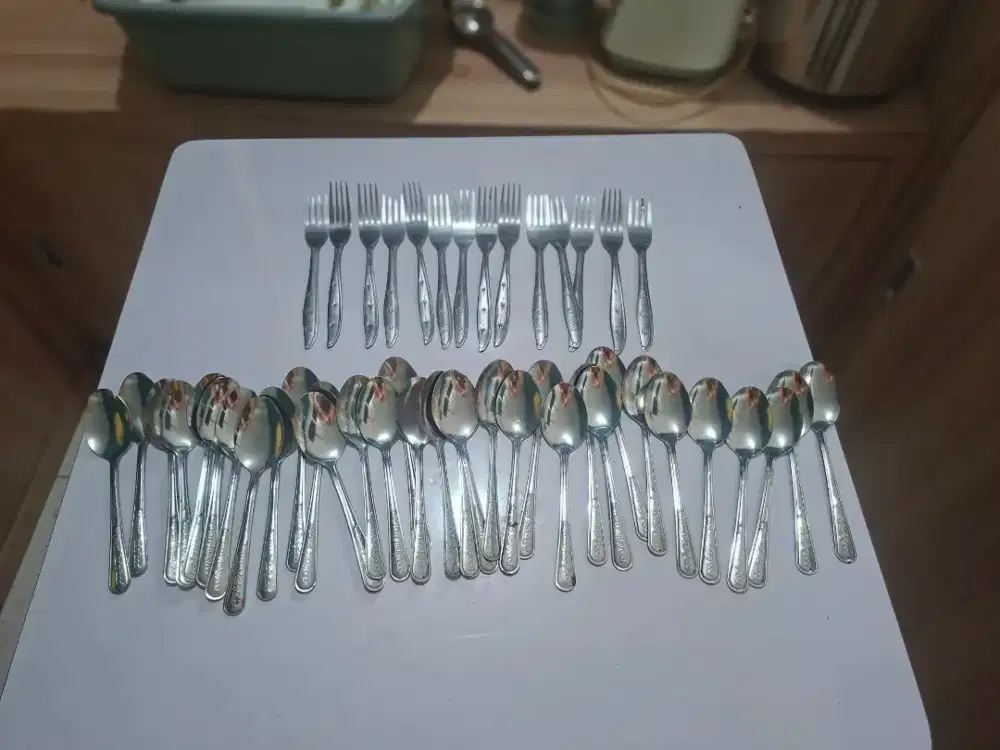 Sendok & Garpu Makan Stainless Steel