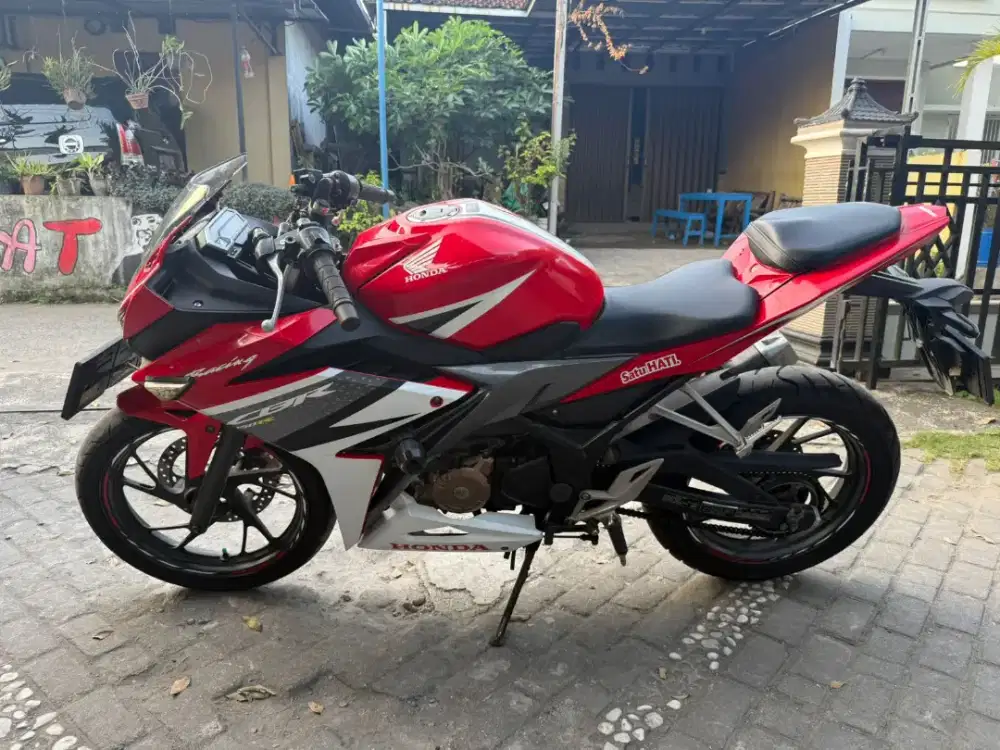 Honda CBR THN 2018 plat B Jakarta