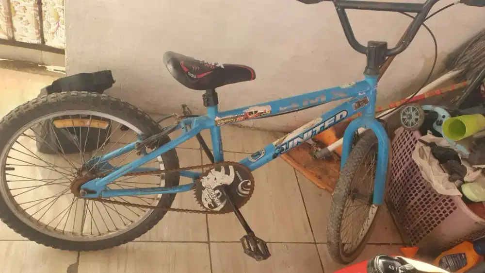 SEPEDA BMX MERK UNITED UKURAN 20 INCH