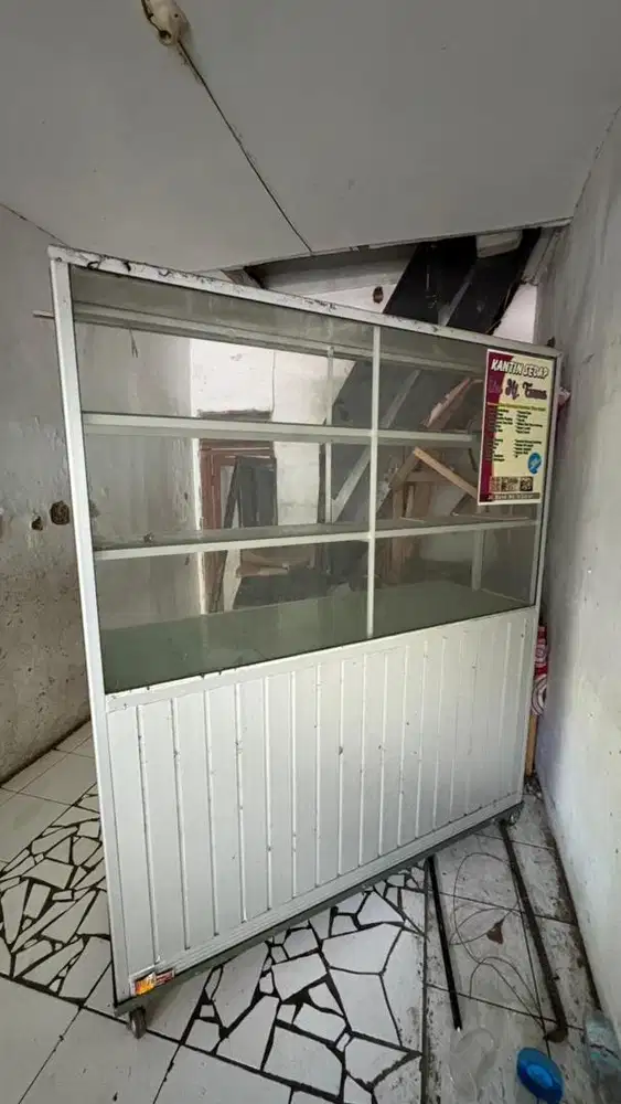 Etalase gorden ukuran -/+ 1,5 meter MULUS