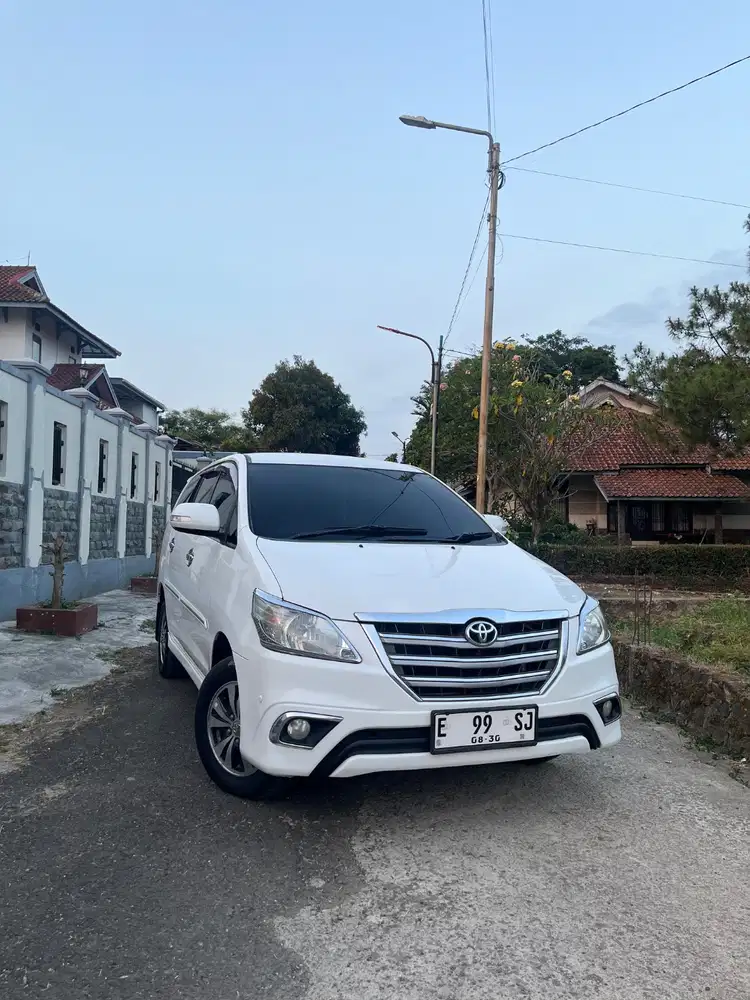 Kijang Innova V Bensin