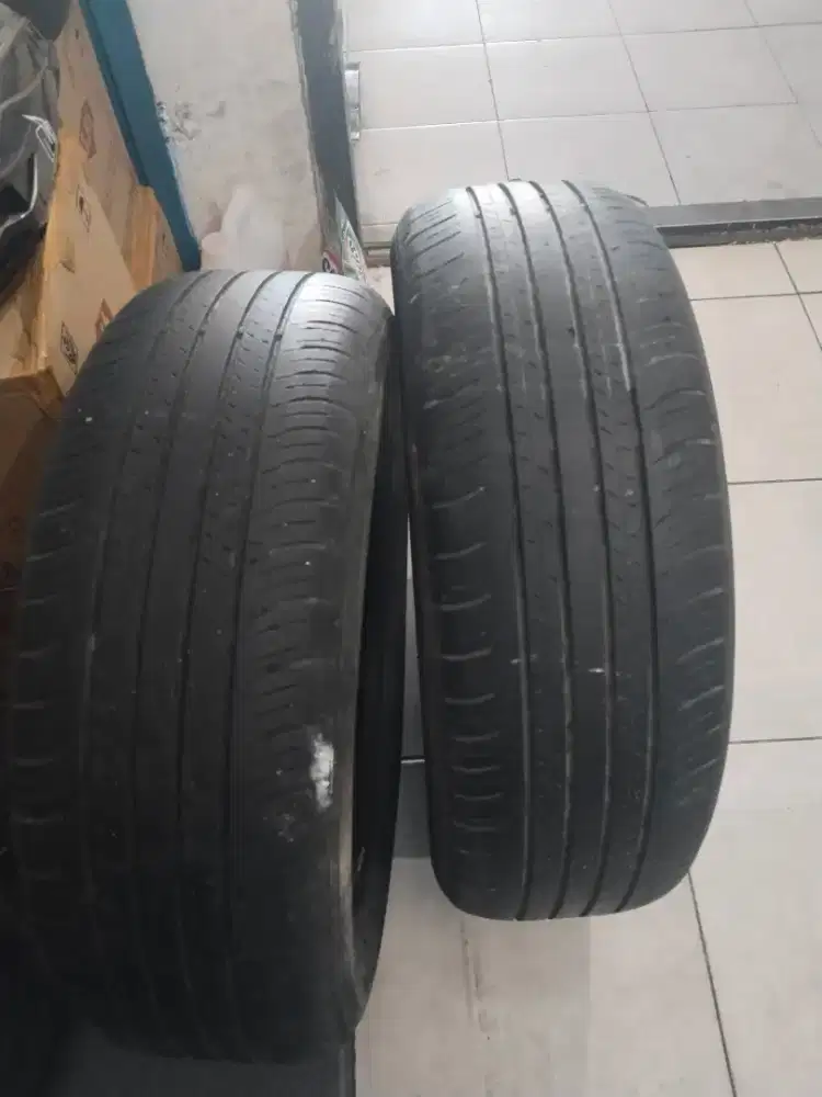 Ban luar dunlop 215/60 - R17 rush terios