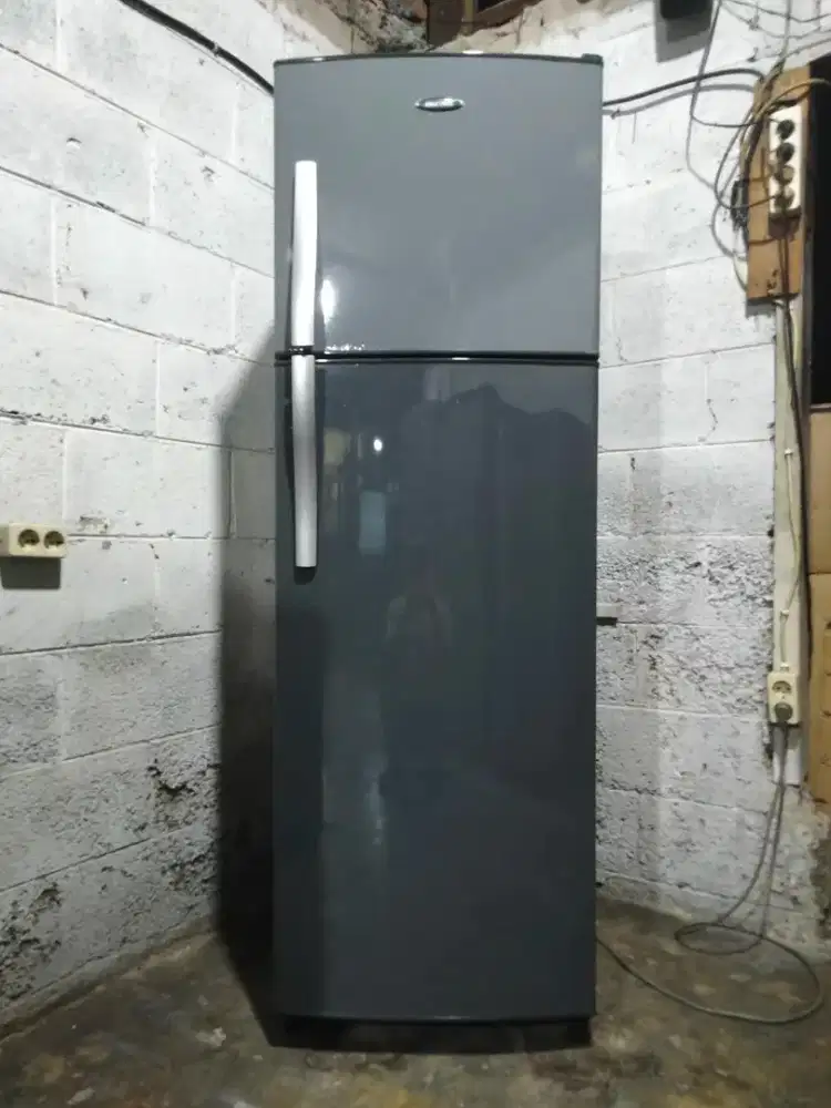 KULKAS 2PINTU ( POLYTRON )