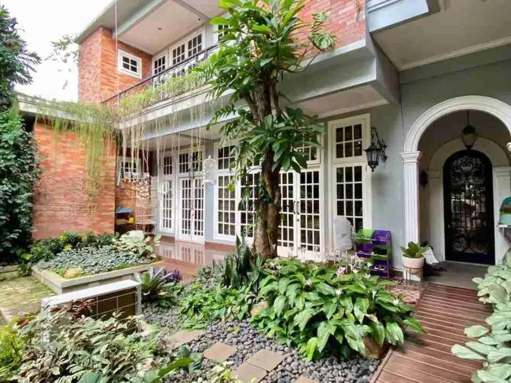 Dijual Rumah mewah 2 Lt di Pancoran JakSel Lt 1.986 m2 lb 786 m2 ada 7 kt 7 km fully furniture, ada Pool Swimming pool, parkir mobil luas!! Survei & nego