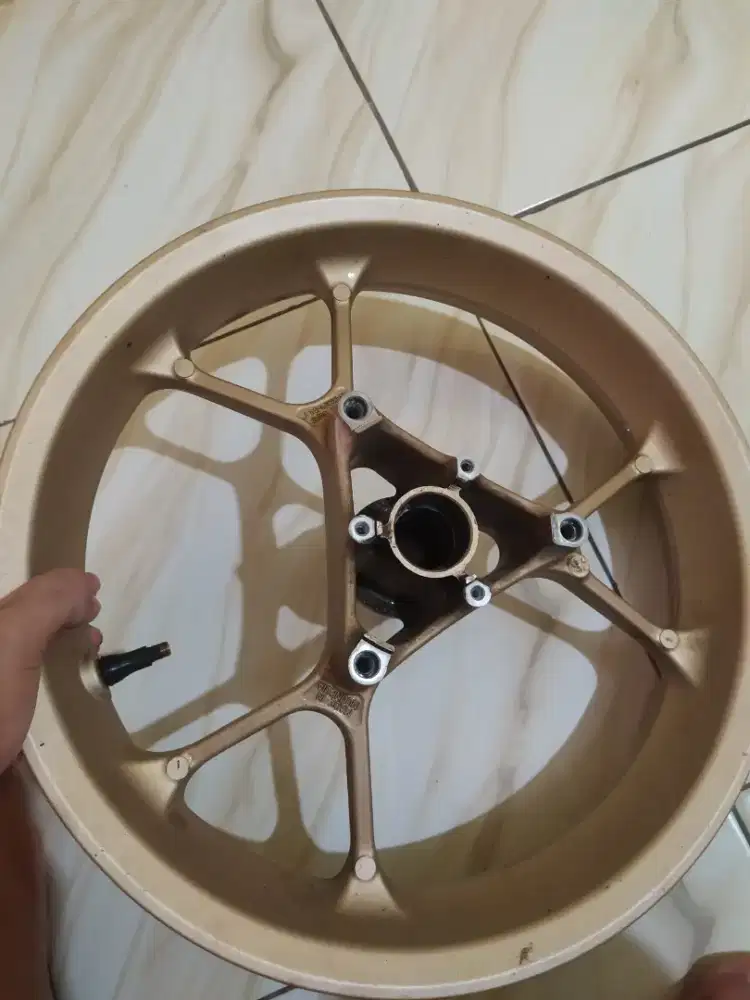 Velg depan aerox