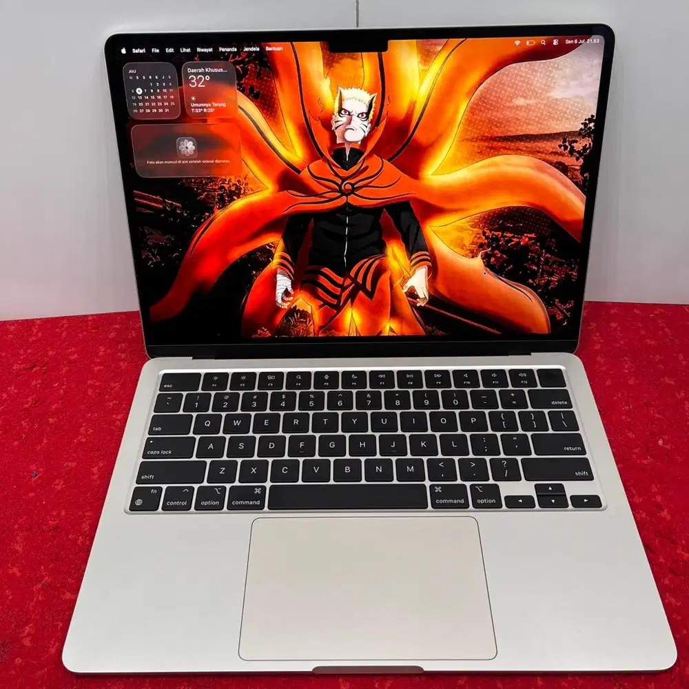 Macbook Air 13 inch, M2 2022 Starlight