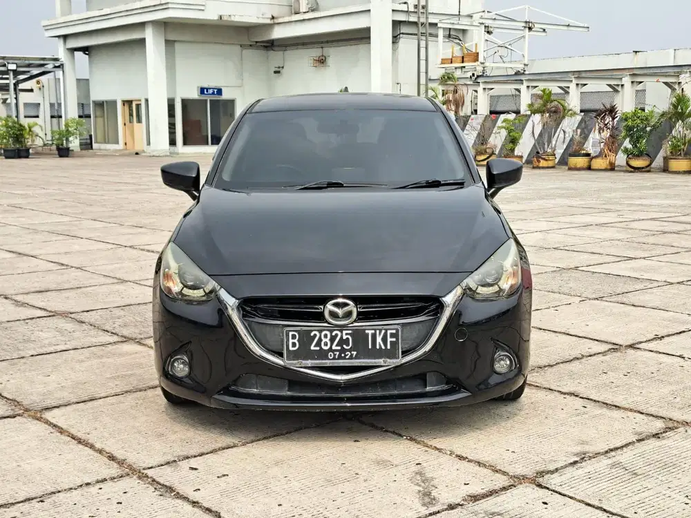 LOW KM MAZDA 2 R SKYACTIVE AT MATIC AUTOMATIC 2016 HITAM