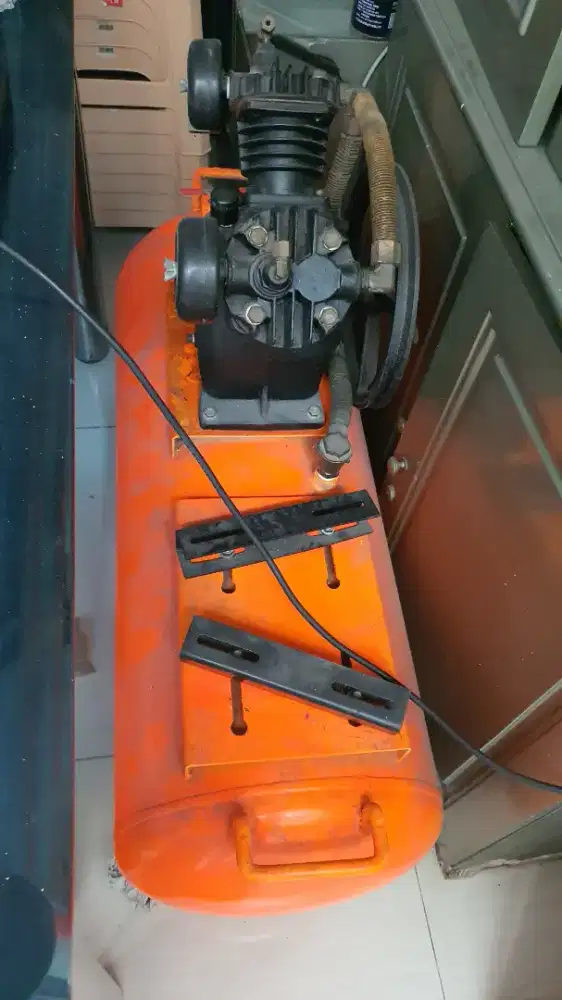 Kompresor doubel piston kapasitas 2 hp tanpa dinamo