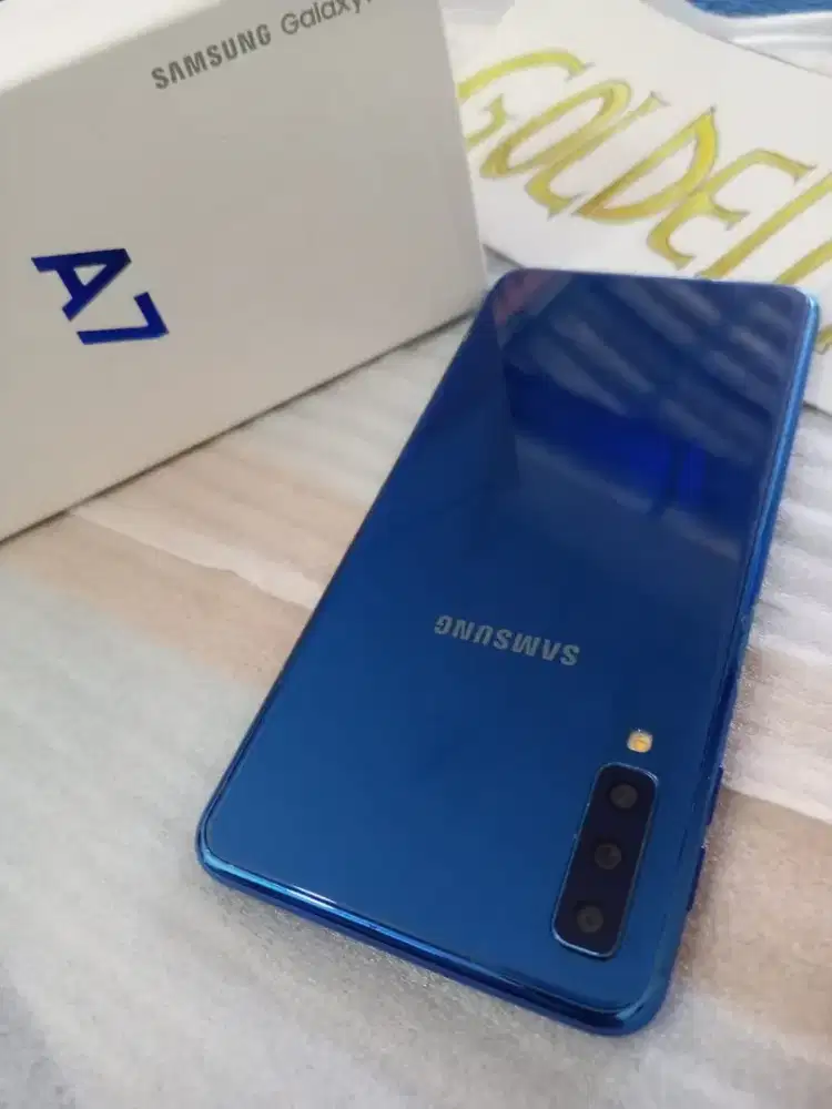 Samsung A7 Blue Saphire.Amoled.Perfect 64Gb/Ram4Gb-Golden Ponsel