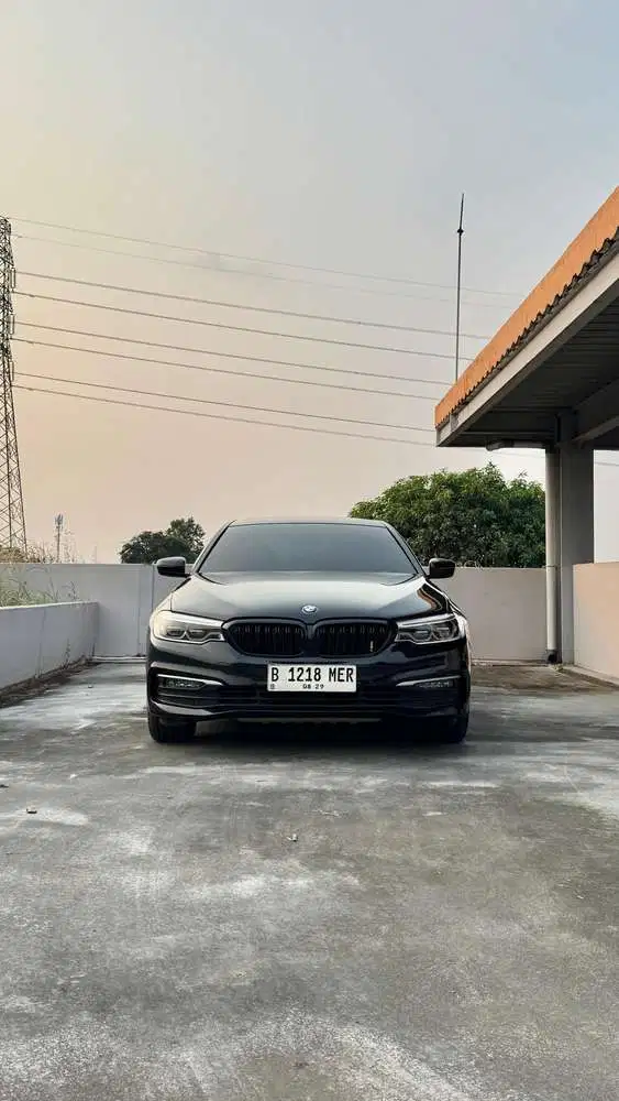 BMW G30 520i 2019 Bensin, Luxury Edition, sunroof