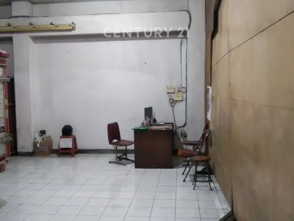 Ruang Usaha Strategis 1 Lantai Di Cibadak 2 Arah