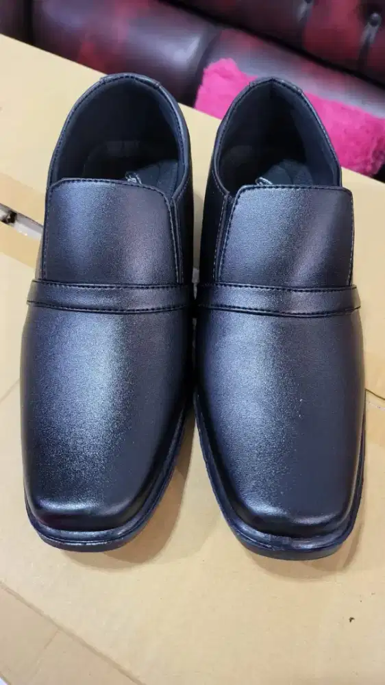 Sepatu panthofel hitam buat wisuda,kondangan dll baru gress