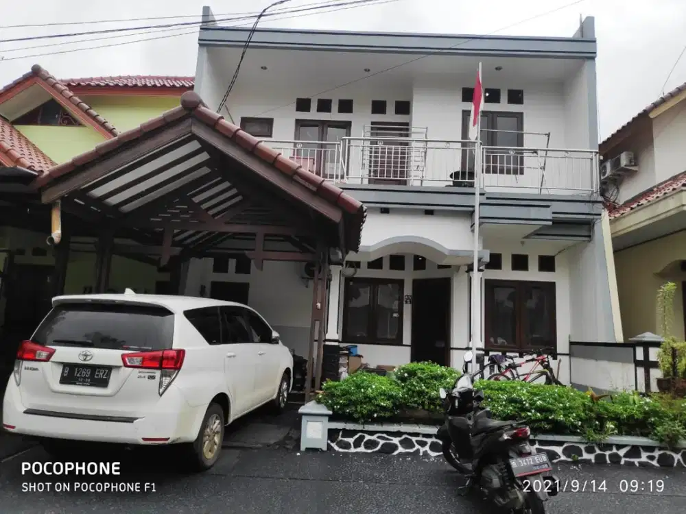 Rumah 2 Lt kawasan elit Gema Pesona Estate Depok
