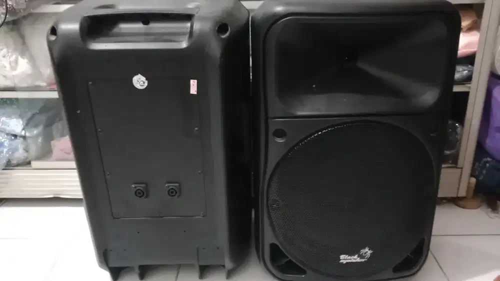 Speaker box plastik 12inch 2box