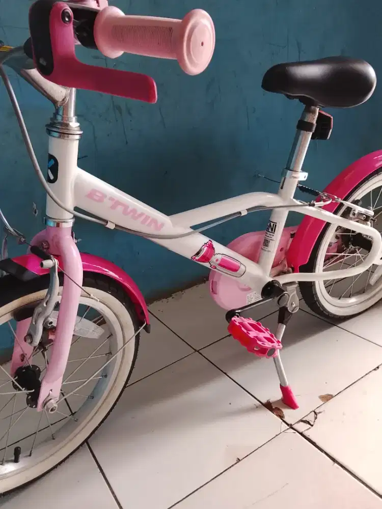sepeda anak BTWIN doctor girl 500 untuk anak 5 sampai 7 thn
