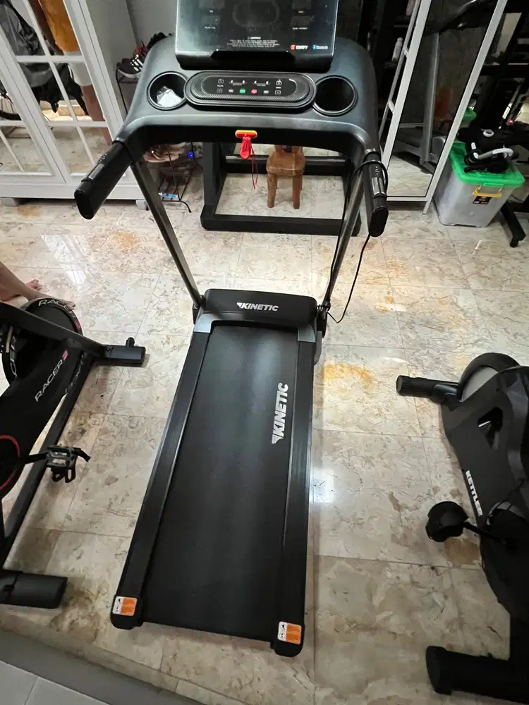 Dijual treadmil merek kinetic