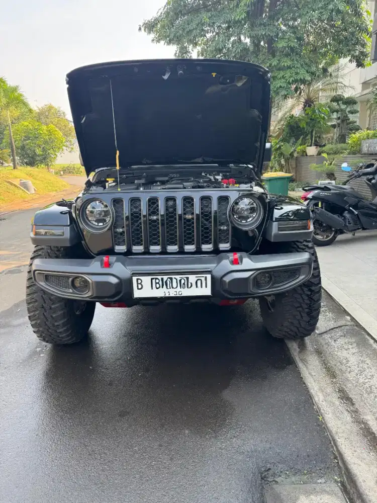 JEEP RUBICON GLADIATOR 2021 AUTOMATIC PAKAI DARI BARU