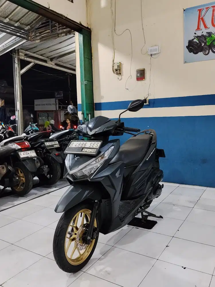 DIJUAL HONDA VARIO 150CC LED OLD 2018 SURAT LENGKAP