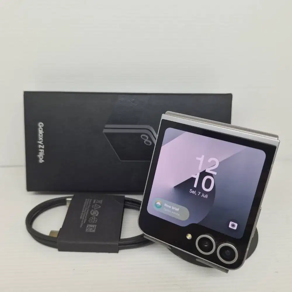 TERMURAH SAMSUNG GALAXY Z FLIP 6 5G 12/256 SILVER KOMPLIT