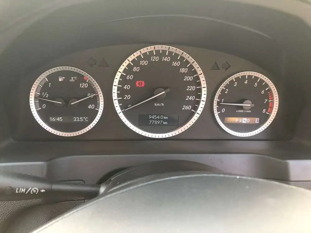 Mercedes-Benz C200 2011 Bensin