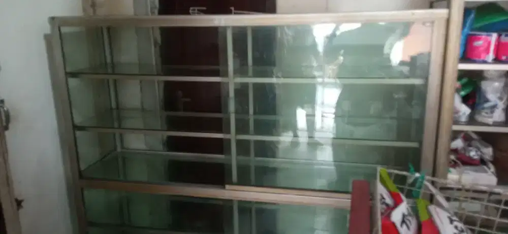 etalase kaca 150x150x40