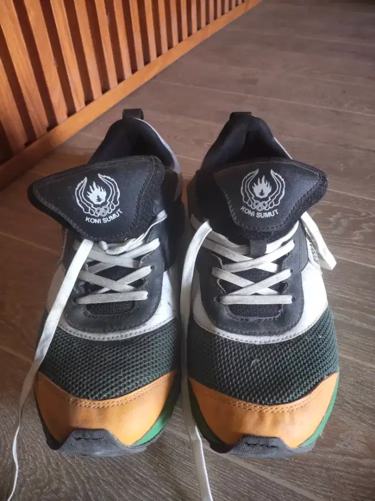 SEPATU BEKAS ATLET PON SUMUT