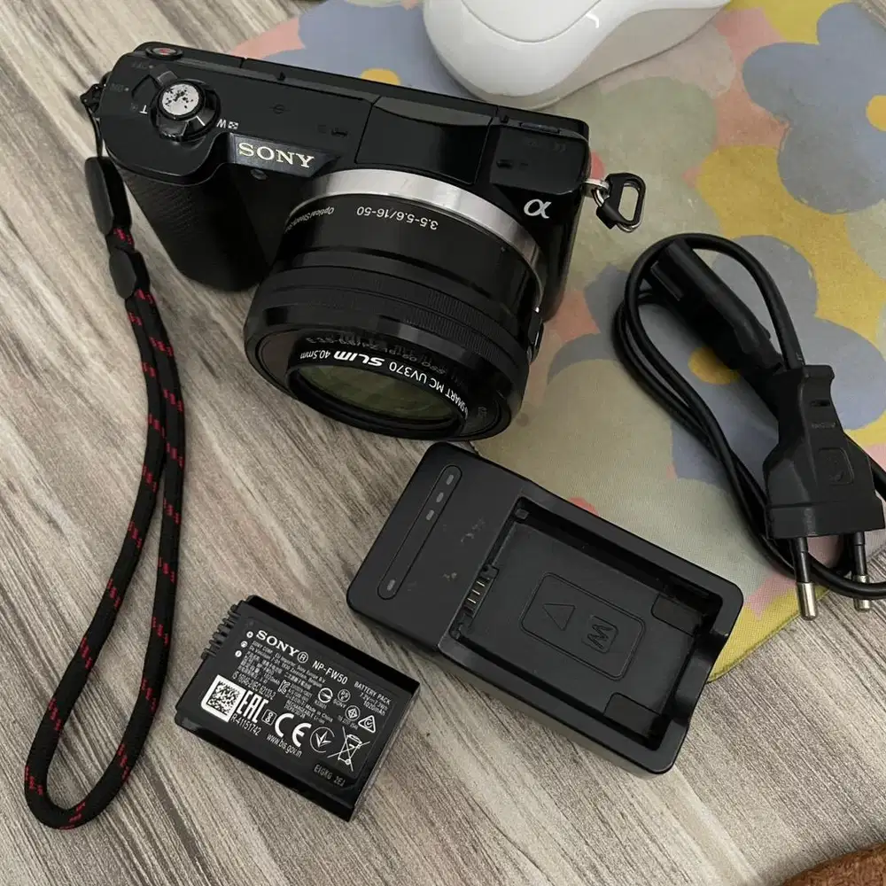 Jual SONY A5000 kit Rp 3.200.000