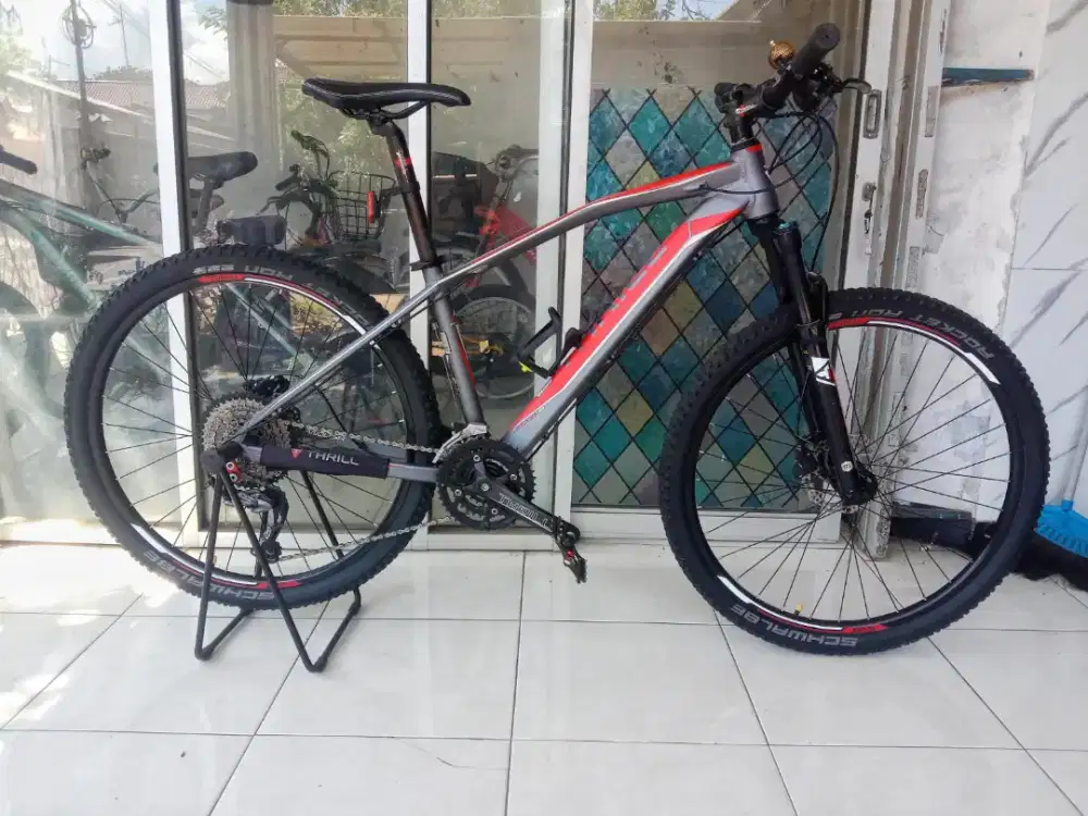 Sepeda gunung MTB thrill vanquis 1.0