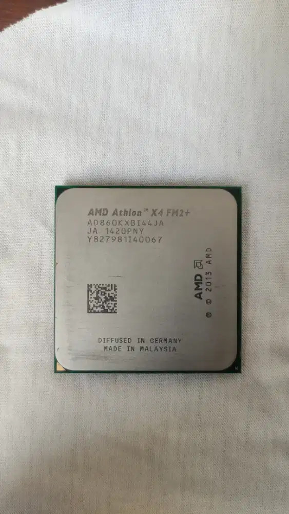 AMD Athlon X4 860K Soket FM2+ (Kondisi Normal Mulus, Pin Lurus 100%)