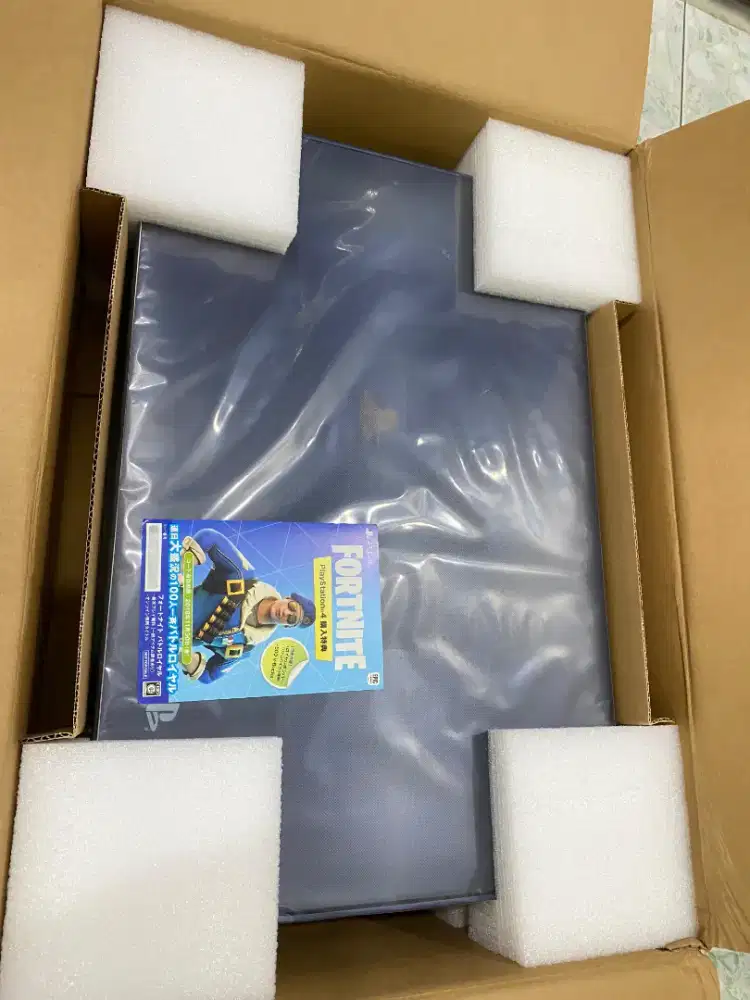 PS4 PRO 500 MILLION EDITION 2tb Reg JP BNIB