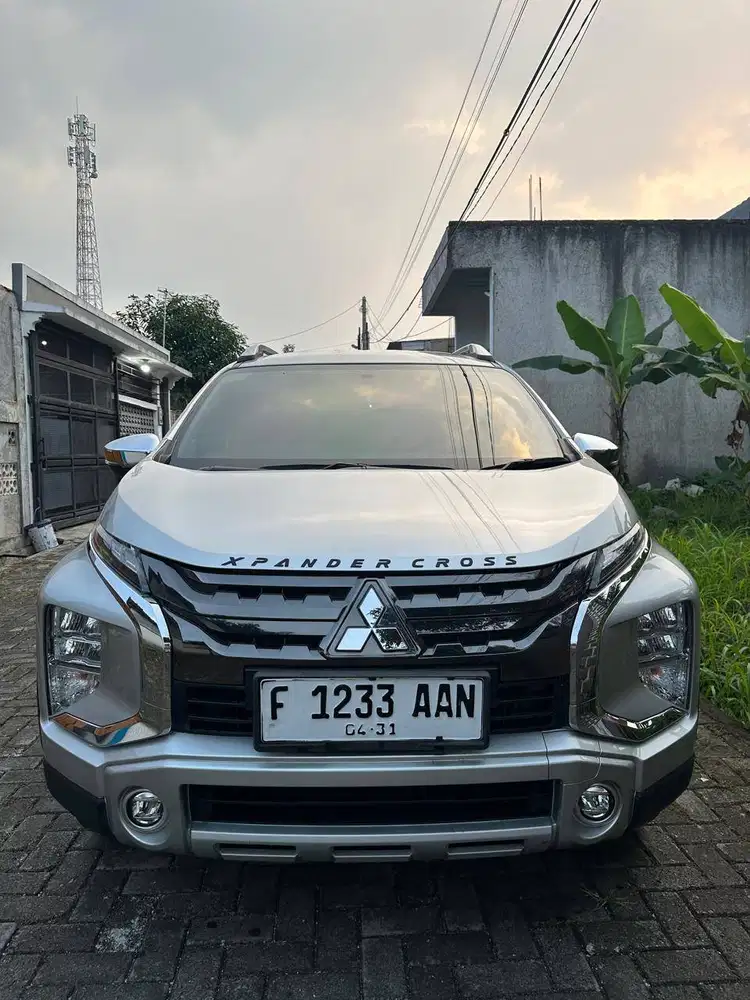 Xpander Cross Premium 2021 Silver - Pajak Panjang 2027 - Siap Pakai.