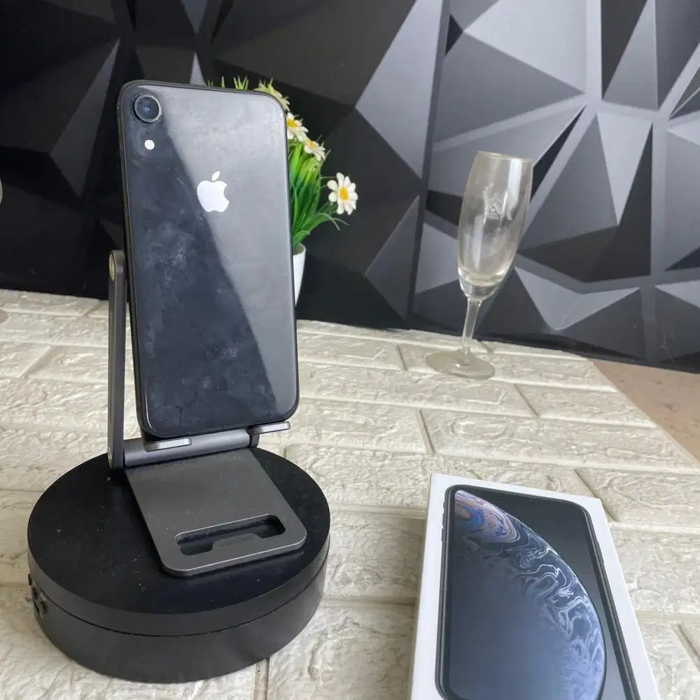 iphone XR 128gb Ex inter regis sinyal permanen bisa COD dan TT