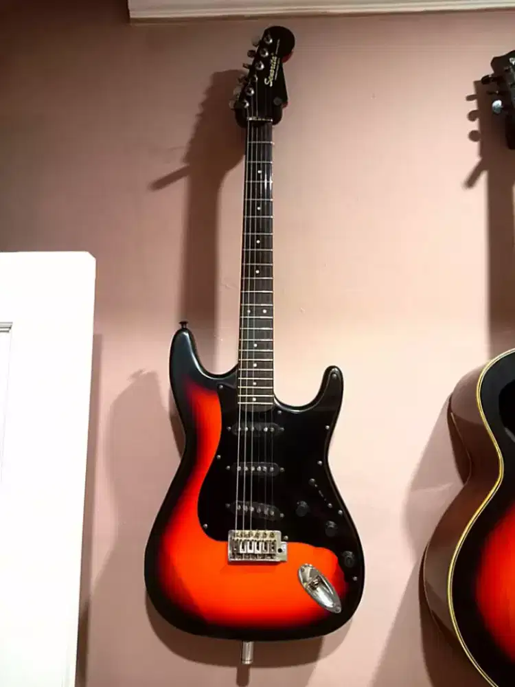 Gitar listrik senorita mode stratocaster 3 tune  plus cable colokan