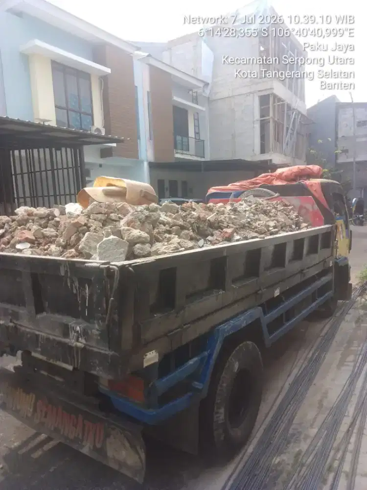 Jasa buang puing dan angkutan sampah
